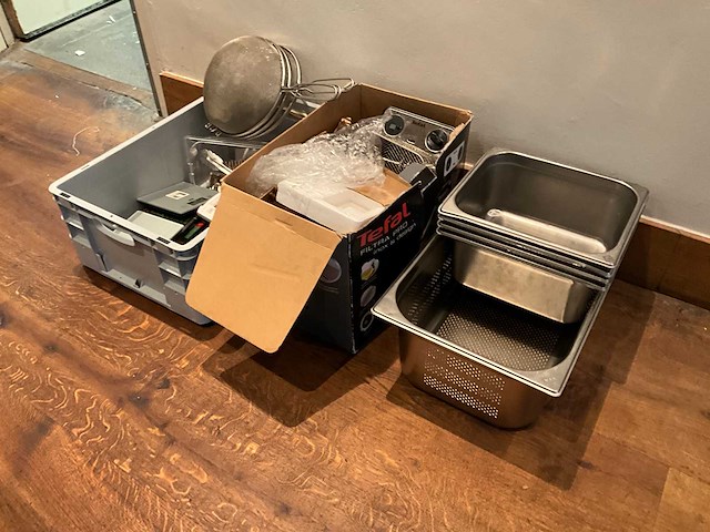 Partij keukenbenodigdheden - afbeelding 1 van  3