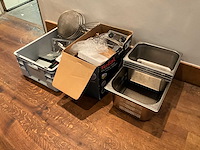 Partij keukenbenodigdheden - afbeelding 1 van  3