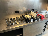 Partij keukenbenodigdheden - afbeelding 1 van  9