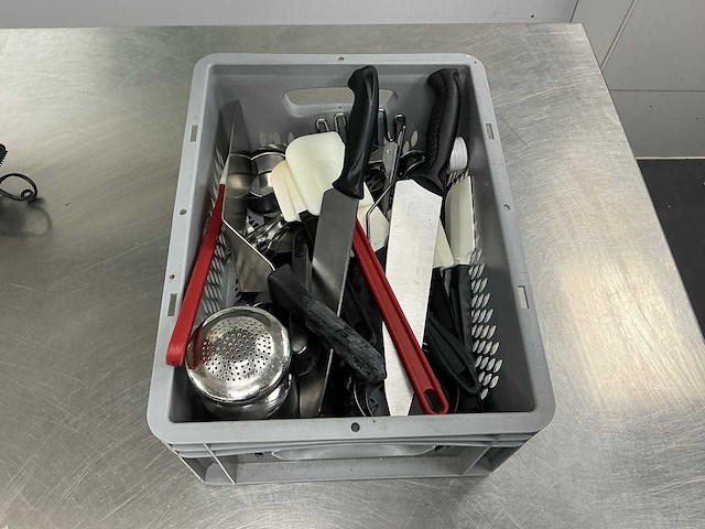 Partij keukenbenodigdheden - afbeelding 1 van  1