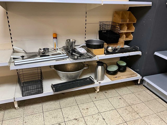 Partij keukenbenodigdheden - afbeelding 1 van  7