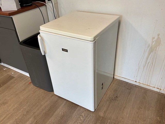 Partij keukenbenodigdheden - afbeelding 1 van  16