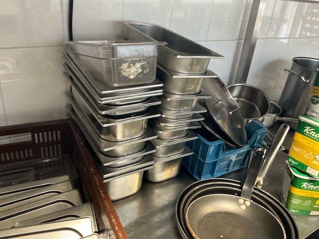 Partij keukengerei (oven, werkbank met kookplaat en overige) (faillissement) - afbeelding 4 van  8