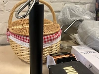 Partij keukengerei, sportartikelen en kantoormeubilair w.o. boska, golden grip - afbeelding 7 van  9