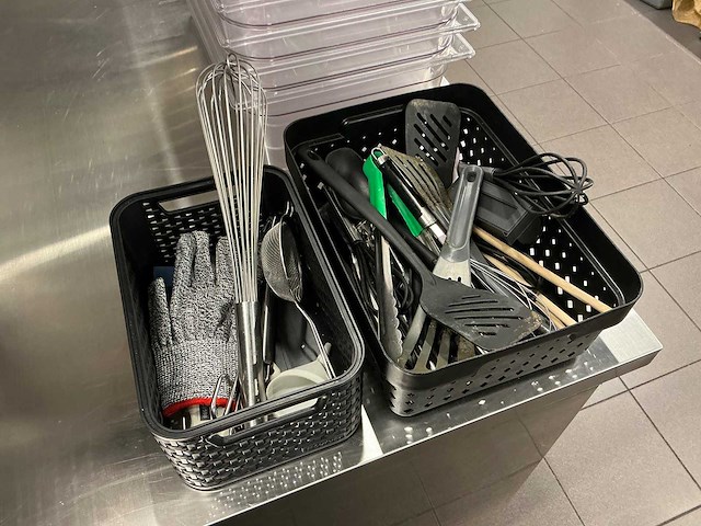 Partij keukengerei - afbeelding 1 van  3