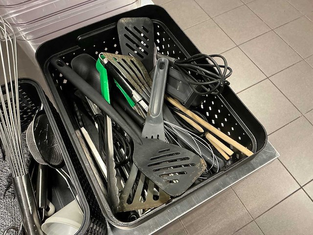 Partij keukengerei - afbeelding 2 van  3