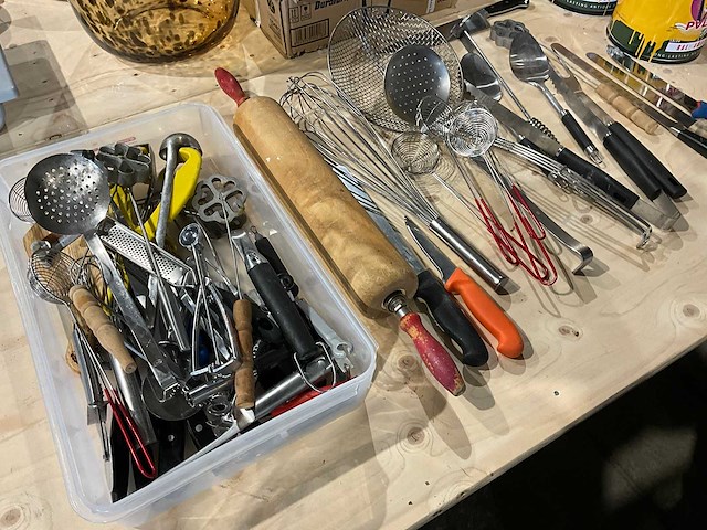 Partij keukengerei - afbeelding 1 van  4