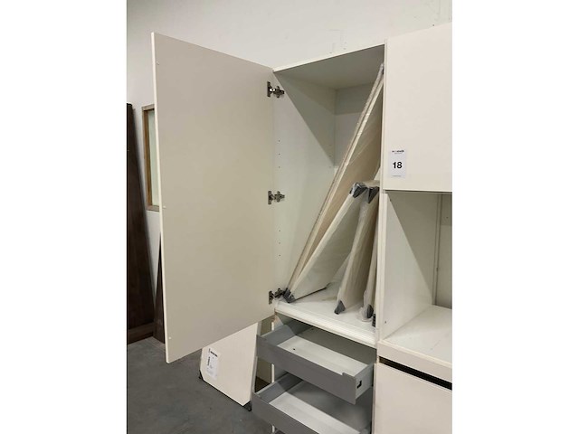 Partij keukenkasten - afbeelding 2 van  12