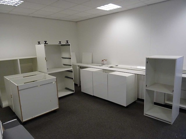 Partij keukenonderdelen - afbeelding 1 van  16