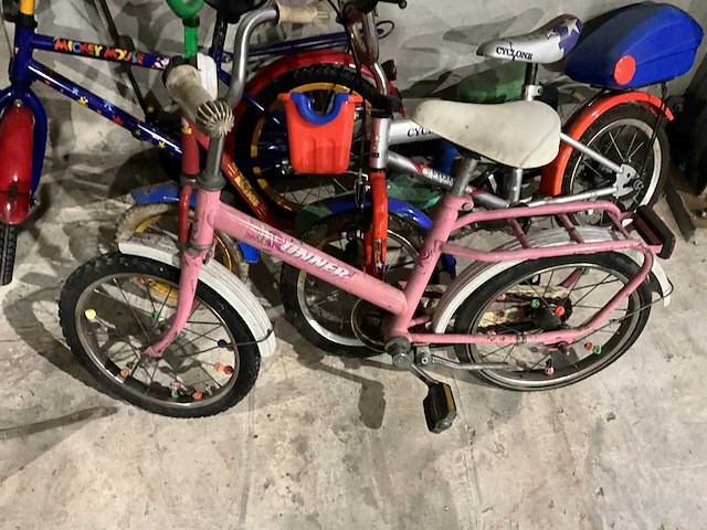 Partij kinderfietsen - afbeelding 7 van  10