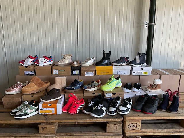 Partij kinderschoenen (25x) - afbeelding 1 van  9
