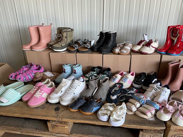Partij kinderschoenen (38x) - afbeelding 7 van  12