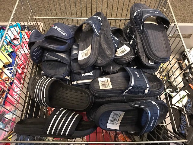 Partij kinderslippers - afbeelding 2 van  8