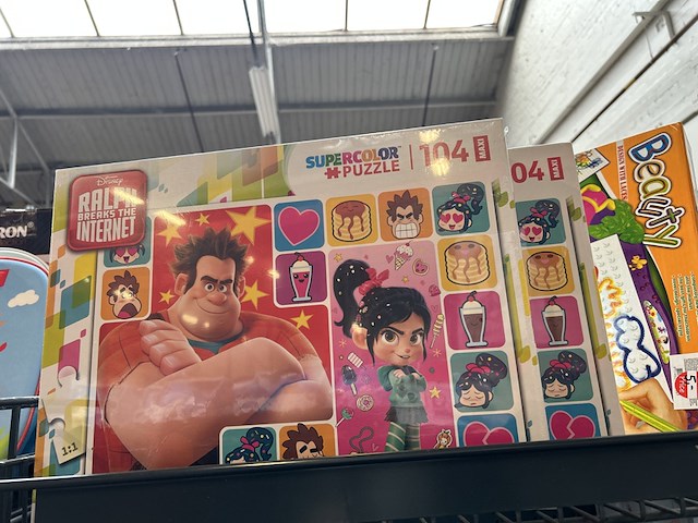 Partij kinderspeelgoed w.o. puzzels, kleurboeken, o.a. disney - afbeelding 2 van  7