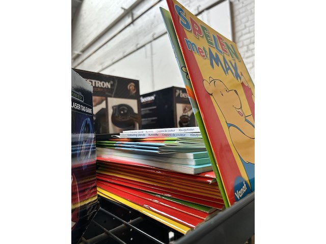 Partij kinderspeelgoed w.o. puzzels, kleurboeken, o.a. disney - afbeelding 5 van  7
