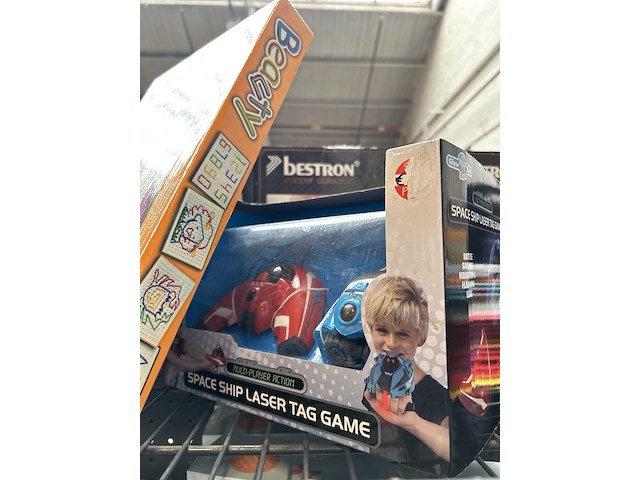 Partij kinderspeelgoed w.o. puzzels, kleurboeken, o.a. disney - afbeelding 6 van  7