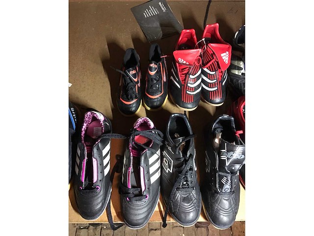 Partij kindersportschoenen - afbeelding 3 van  4
