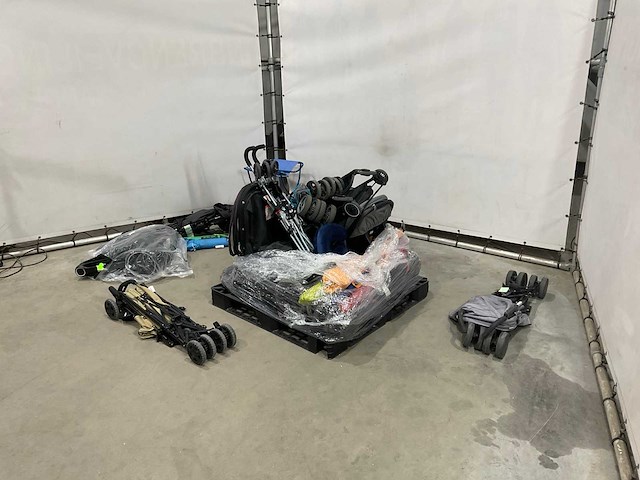 Partij kinderwagens - afbeelding 1 van  7