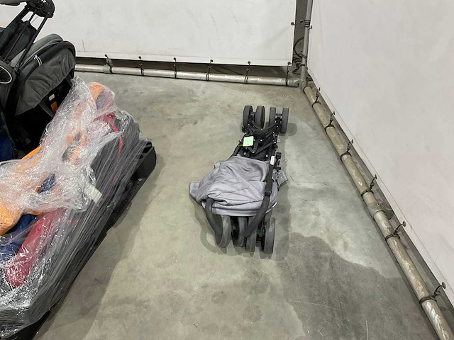 Partij kinderwagens - afbeelding 6 van  7