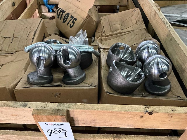 Partij kipper-kogelgewrichten “ø 75 mm” - afbeelding 1 van  4