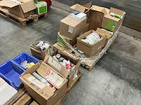 Partij kit & tape - afbeelding 1 van  11