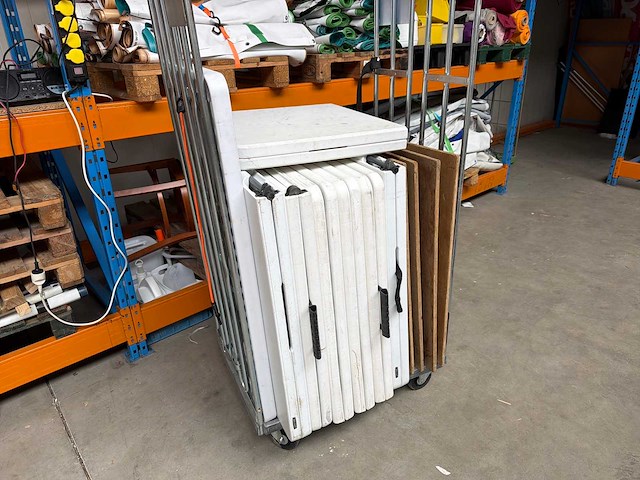 Partij klaptafels (diverse uitvoeringen) (13x) - afbeelding 1 van  3