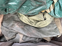 Partij kleden en zeil - afbeelding 3 van  3