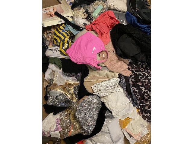 Partij kleding - diverse merken en maten - afbeelding 4 van  5