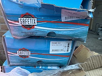 Partij kleding - schoenen - laarzen uit maritieme sector - afbeelding 3 van  20