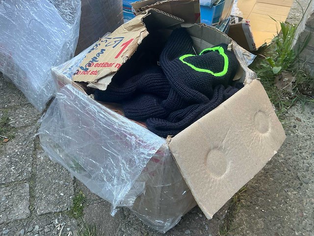 Partij kleding - schoenen - laarzen uit maritieme sector - afbeelding 7 van  20