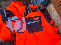 Partij kleding - schoenen - laarzen uit maritieme sector - afbeelding 16 van  20