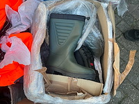 Partij kleding - schoenen - laarzen uit maritieme sector - afbeelding 14 van  14