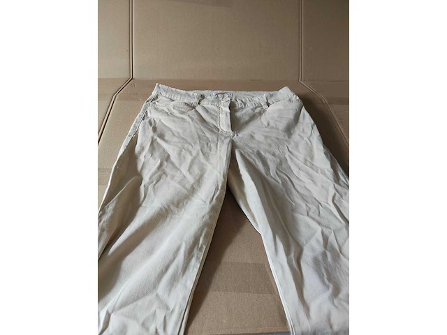 Partij kleding (1300x) - afbeelding 7 van  61