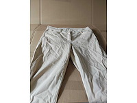 Partij kleding (1300x) - afbeelding 7 van  61