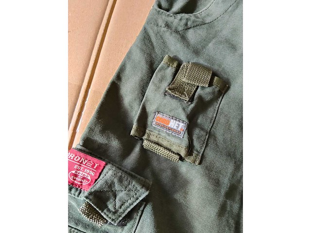 Partij kleding (1300x) - afbeelding 9 van  61