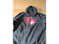 Partij kleding (1300x) - afbeelding 13 van  61