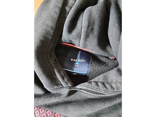 Partij kleding (1300x) - afbeelding 14 van  61