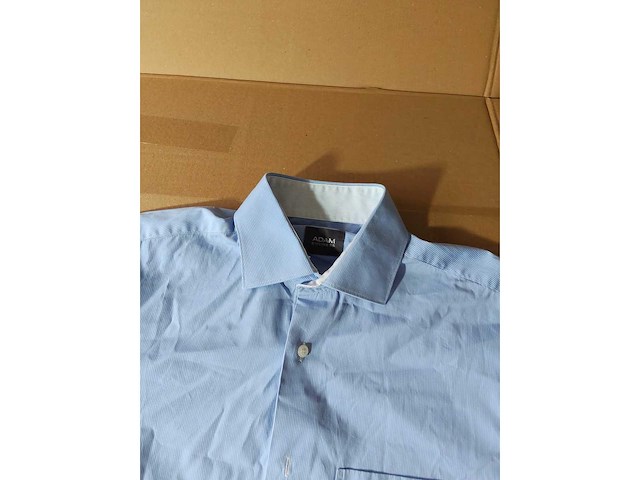 Partij kleding (1300x) - afbeelding 24 van  61