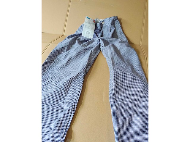 Partij kleding (1300x) - afbeelding 25 van  61