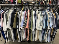 Partij kleding (1300x) - afbeelding 23 van  61