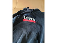 Partij kleding (1300x) - afbeelding 35 van  61