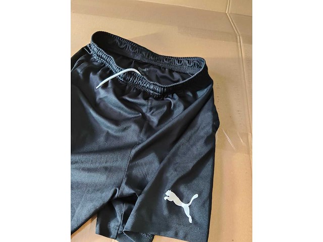 Partij kleding (1300x) - afbeelding 36 van  61