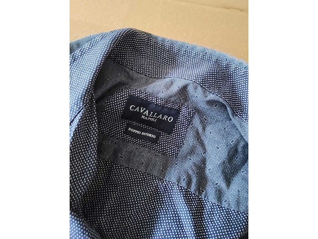 Partij kleding (1300x) - afbeelding 40 van  61
