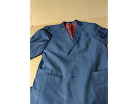 Partij kleding (1300x) - afbeelding 60 van  61