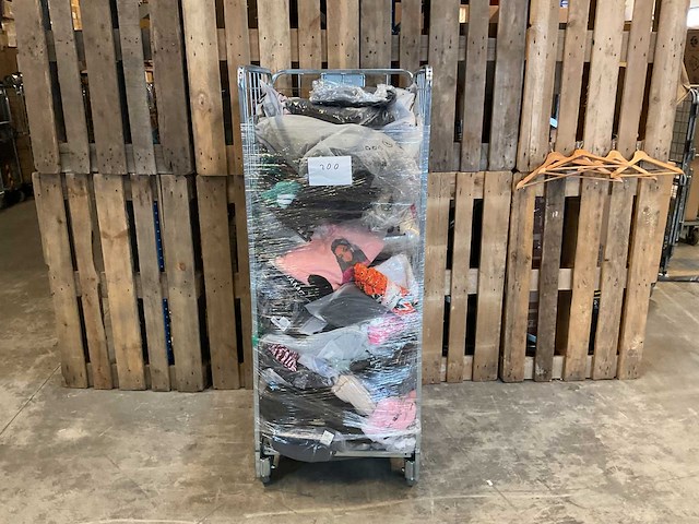 Partij kleding (200x) - afbeelding 3 van  11