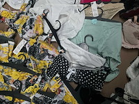 Partij kleding (480x) - afbeelding 2 van  25