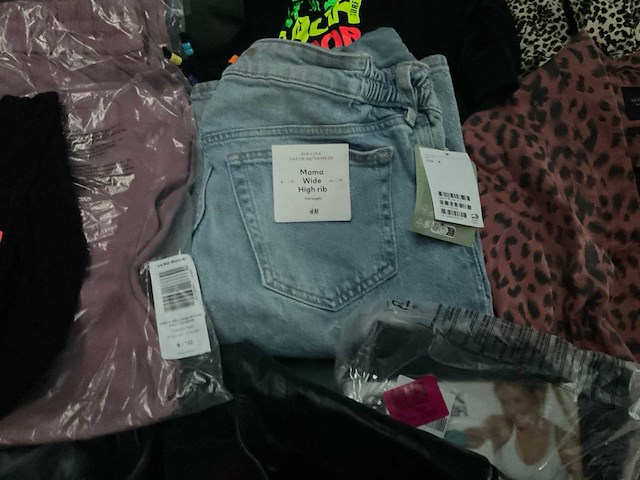 Partij kleding (480x) - afbeelding 11 van  25