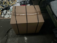 Partij kleding (480x) - afbeelding 16 van  25