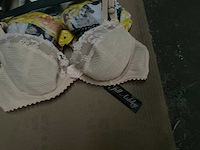 Partij kleding (480x) - afbeelding 20 van  25