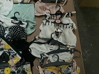 Partij kleding (480x) - afbeelding 21 van  25